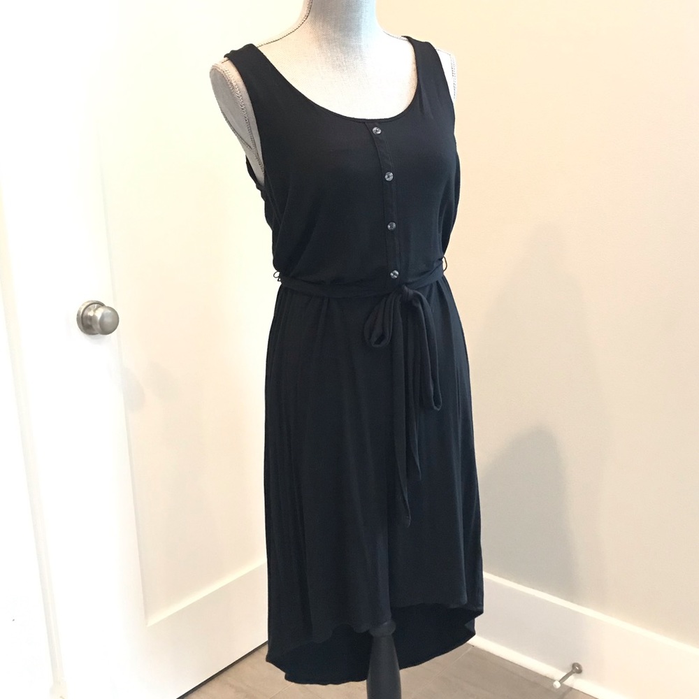 Black sleeveless knit dress